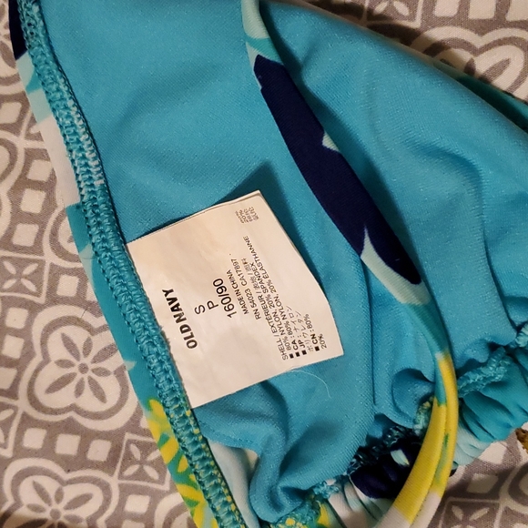 Two Old Navy tie bikinis. Small top, medium bottoms - Picture 3 of 7